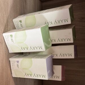 Mary Kay Botanicals Skincare Collection Bundle